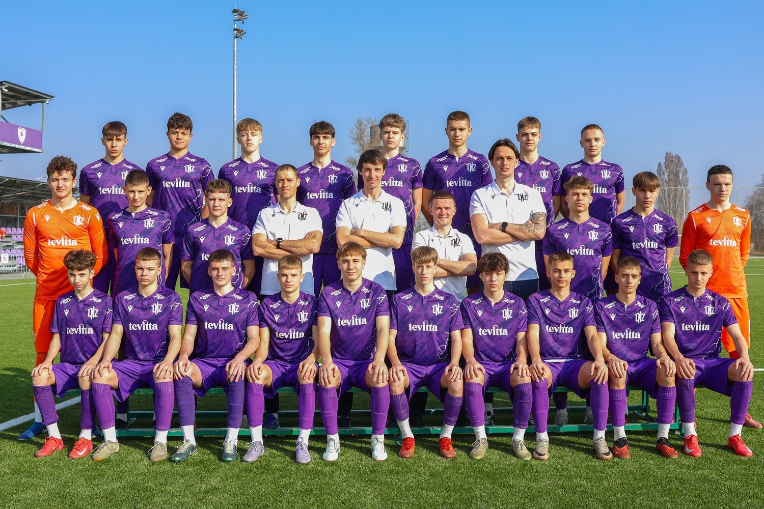 U16