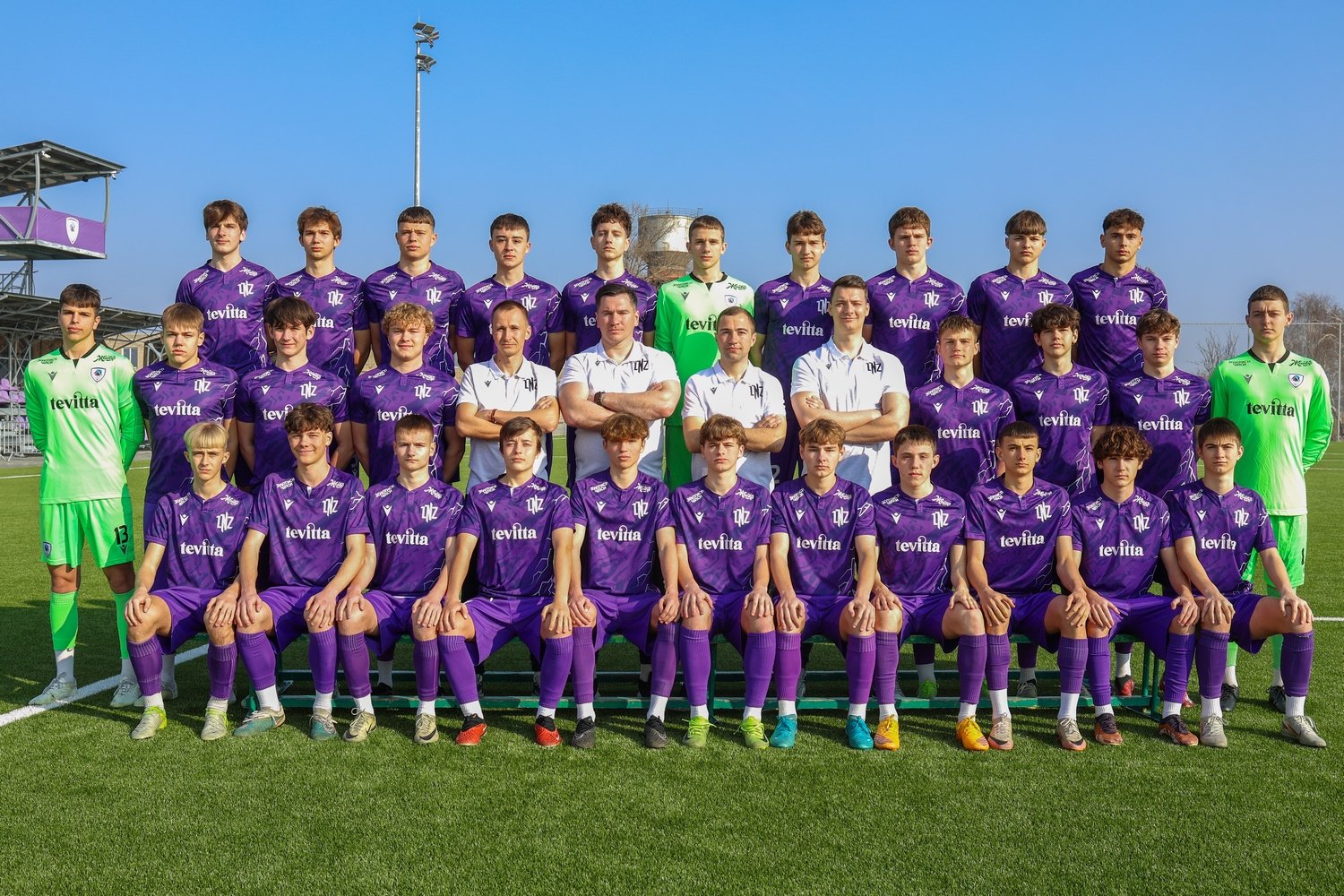 U17